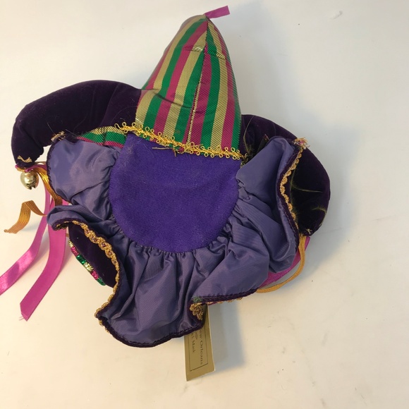 Add Festive Charm to Your Home with a New Orleans Style Mardi Gras Wall Hanging - Picture 4 of 4